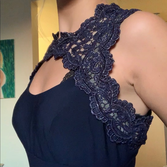 Formal Dress - Picture 2 of 11